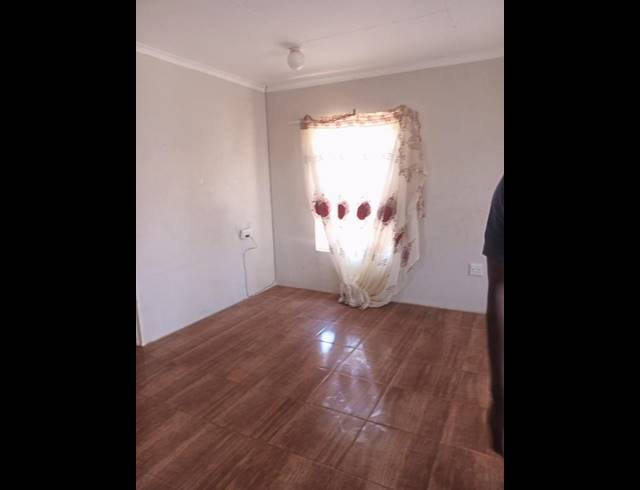 2 BEDROOM HOUSE FOR SALE IN LENASIA
